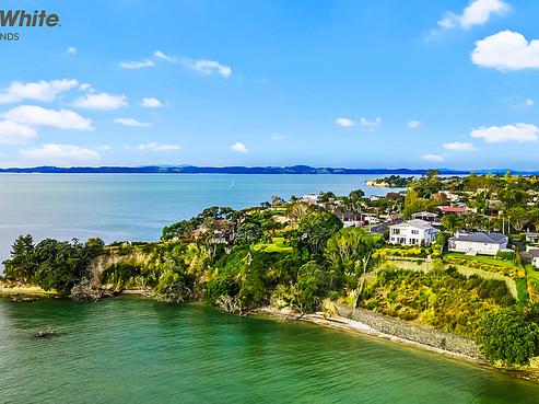 1 Puriri Road, Beachlands