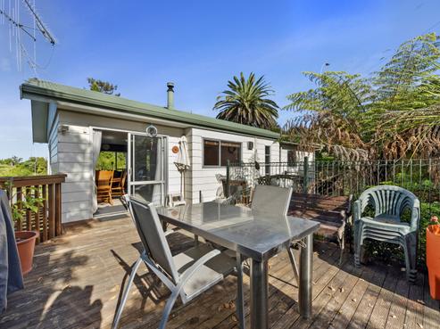 115 Tuhikaramea Road, Dinsdale