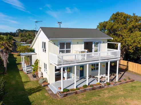 3 Crispe Road, Clarks Beach