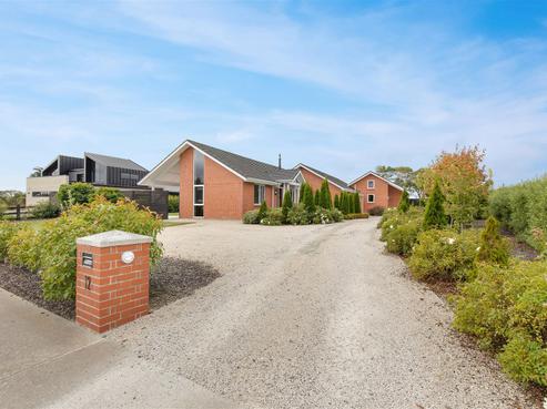 12 Mapleham Drive, Pegasus