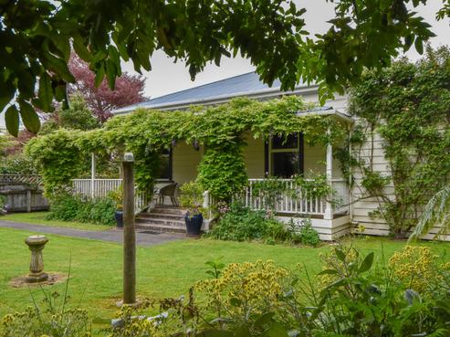 60 Kuratawhiti Street, Greytown