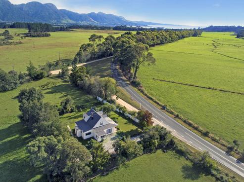 2073 Takaka-collingwood Highway, Parapara