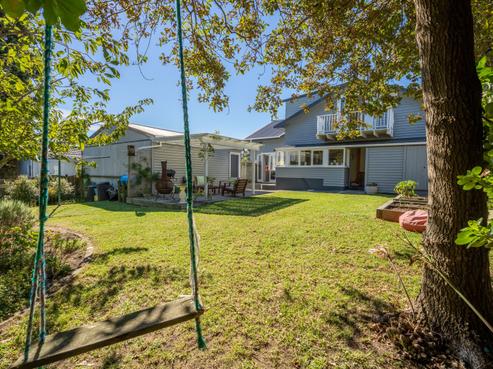 35 Toi Street, Otaki Beach