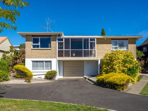 6 Newall Avenue, Stoke