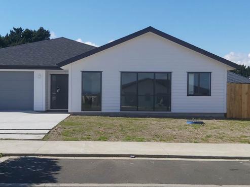 22 Opouatu Avenue, Glenbrook