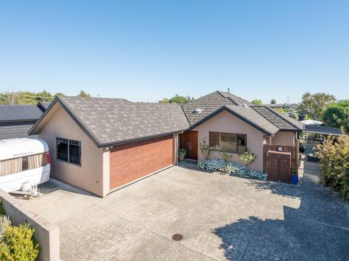 7 Covent Drive, Stoke