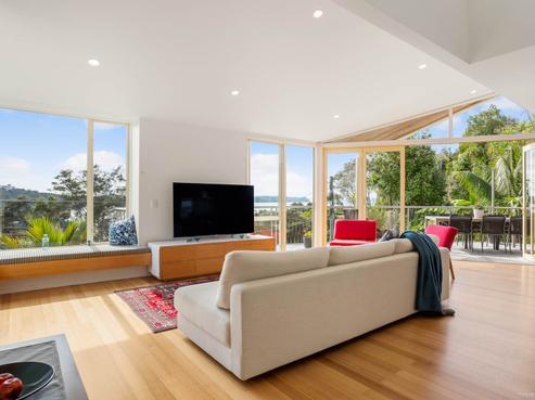 9 Opou Road, Titirangi