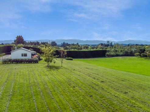 16 Campbell Drive, Martinborough