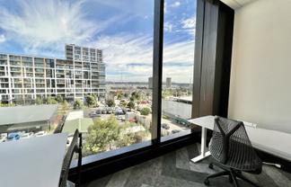 Private yet collaborative office space