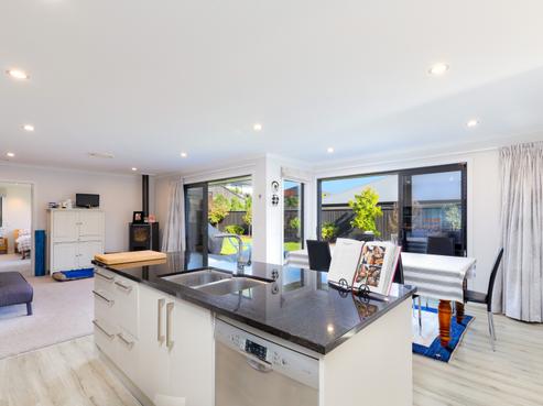 16 Woolshed Drive, Stoke