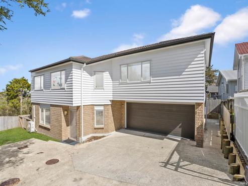 2/63 Pupuke Road, Birkenhead