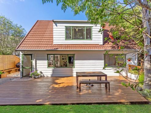 17B Waiora Road, Stanmore Bay