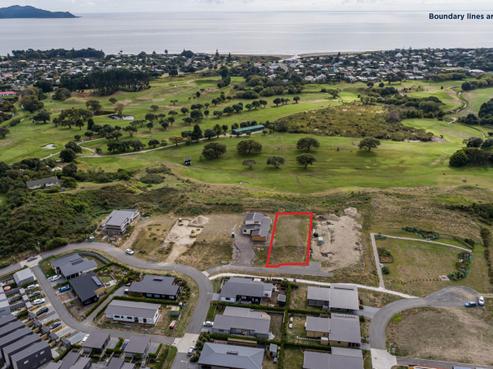 13 Ara Hereke, Waikanae