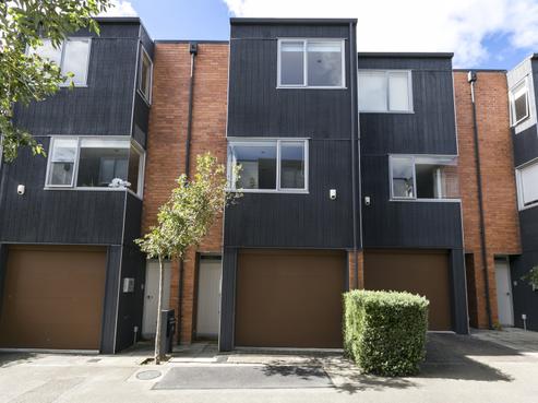27/120 Rintoul Street, Newtown