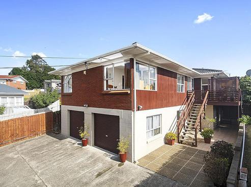 133 Tiroroa Avenue, Te Atatu South