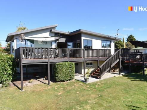 12 Centennial Road, Fairfield