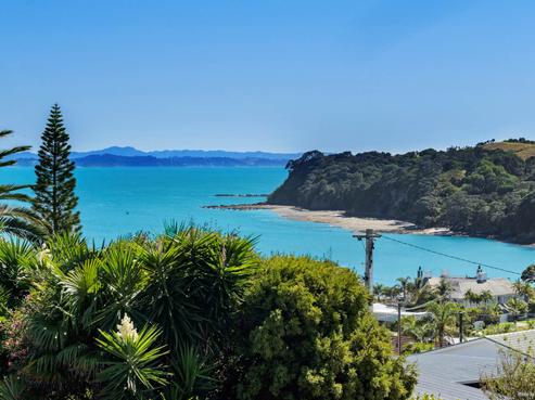 1032 Whangaparaoa Road, Matakatia