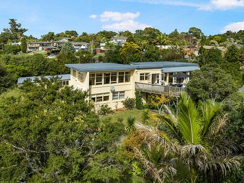 14 Deane Avenue, Titirangi