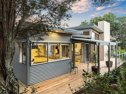 4 Short Street, Surfdale