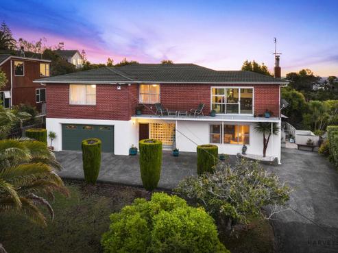 6 Fairmount Road, Titirangi