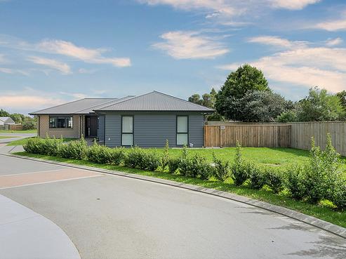 27 Cobb Place, Otaki