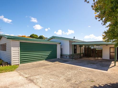 18 Carter Drive, Westbrook
