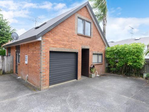 18/37 Fields Parade, Oteha