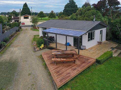 21 Airedale Road, Weston