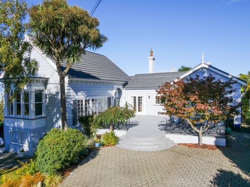 99 Eglinton Road, Mornington