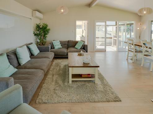 98 The Esplanade, Westshore