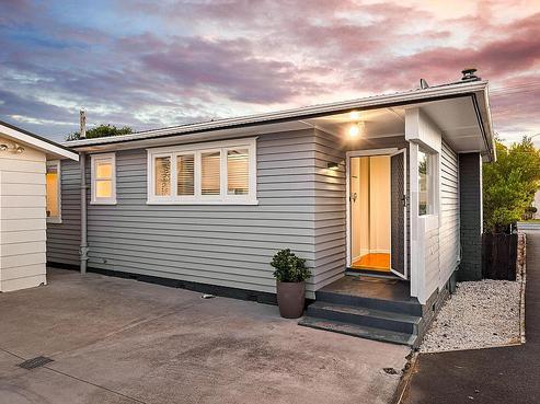 699 Te Atatu Road, Te Atatu Peninsula