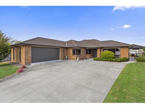 13 Cole Thomas Place, Huntington