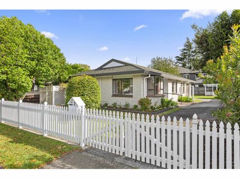 2 Page Place, Hamilton East