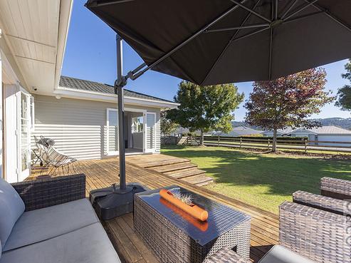 53 Queen Street, Riverhead