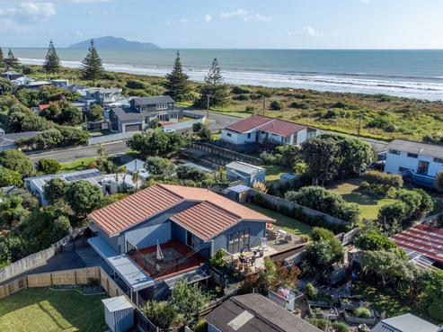 17 Moana Street, Otaki Beach