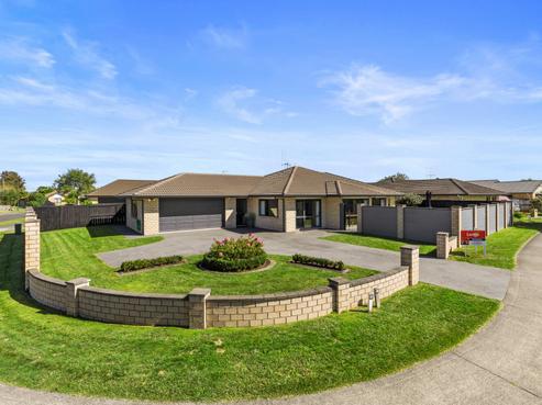 2 Whitford Place, Rototuna North