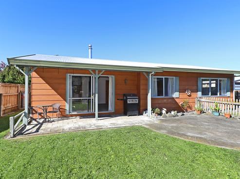 706A Avenue Road East, Parkvale