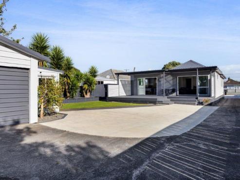 306 South Road, Hawera