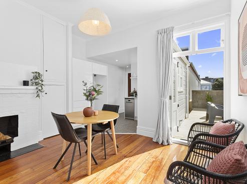 21 Newtown Avenue, Newtown