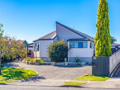 40 Farnham Drive, Richmond