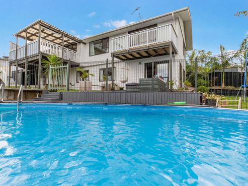 18 Raelene Place, Massey