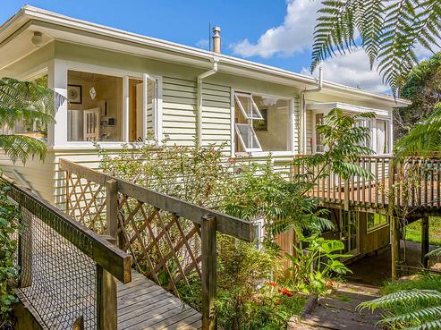 19 Ocean View Road, Huia