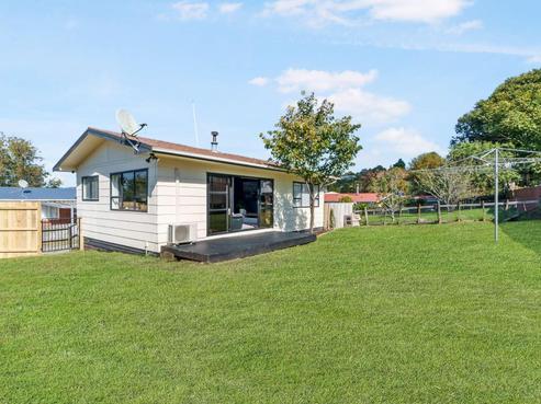 77 Thomas Crescent, Western Heights
