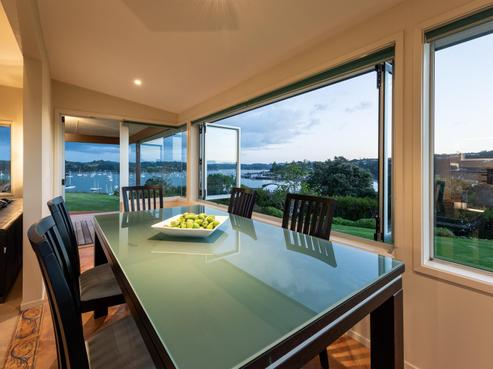 25 Deeming Road, Russell