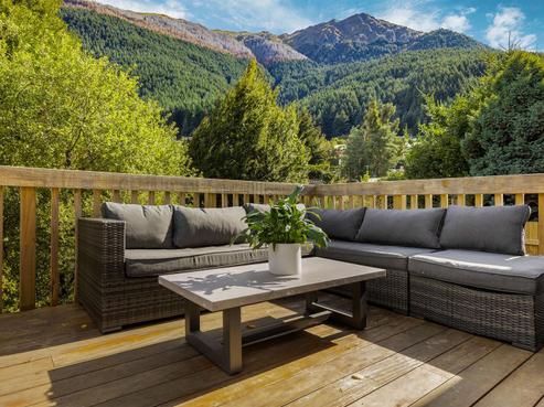10B Mackinnon Terrace, Fernhill/Sunshine Bay