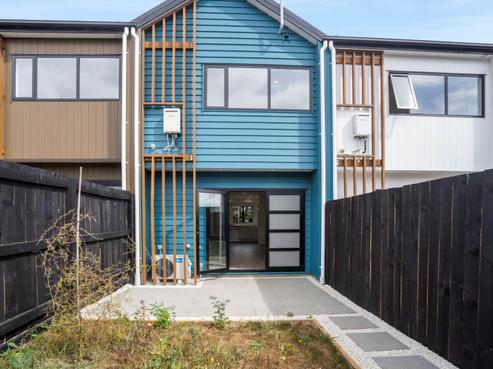 9 Valour Lane, Papakura