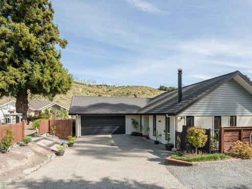 24 Sunningdale Drive, Stoke