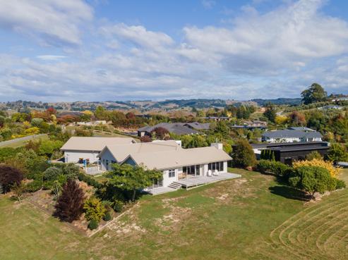 8 Ribbonwood Lane, Redwood Valley