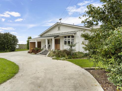 100 Riverbank Road, Tiakitahuna
