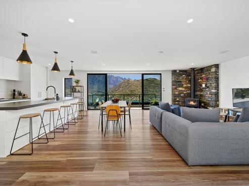 4B Florence Close, Queenstown Hill